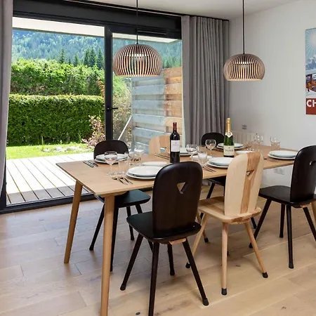 La Cordee 703 - Year