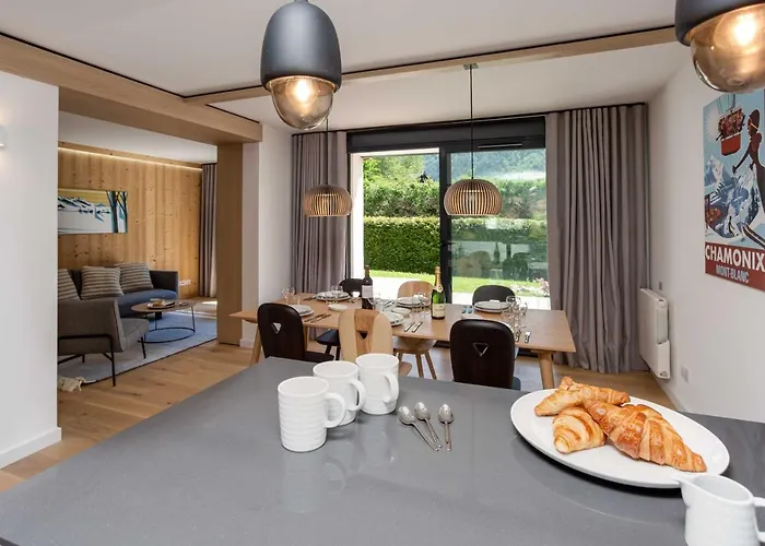 La Cordee 703 - Year