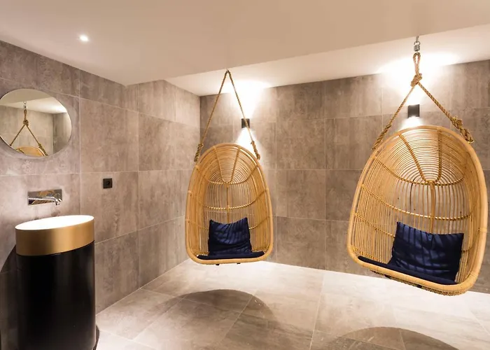 La Cordee 703 - Year