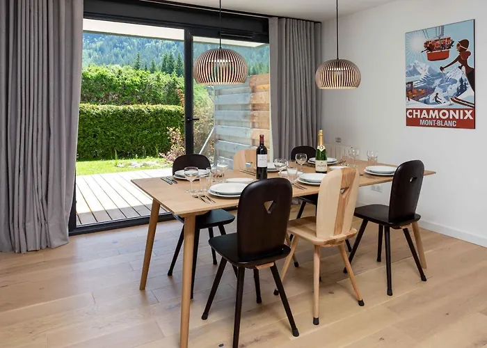 La Cordee 703 - Year