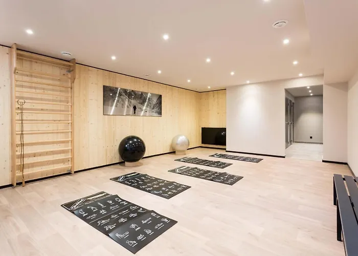 La Cordee 703 - Year *