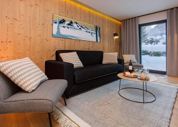 La Cordee 703 - Year *